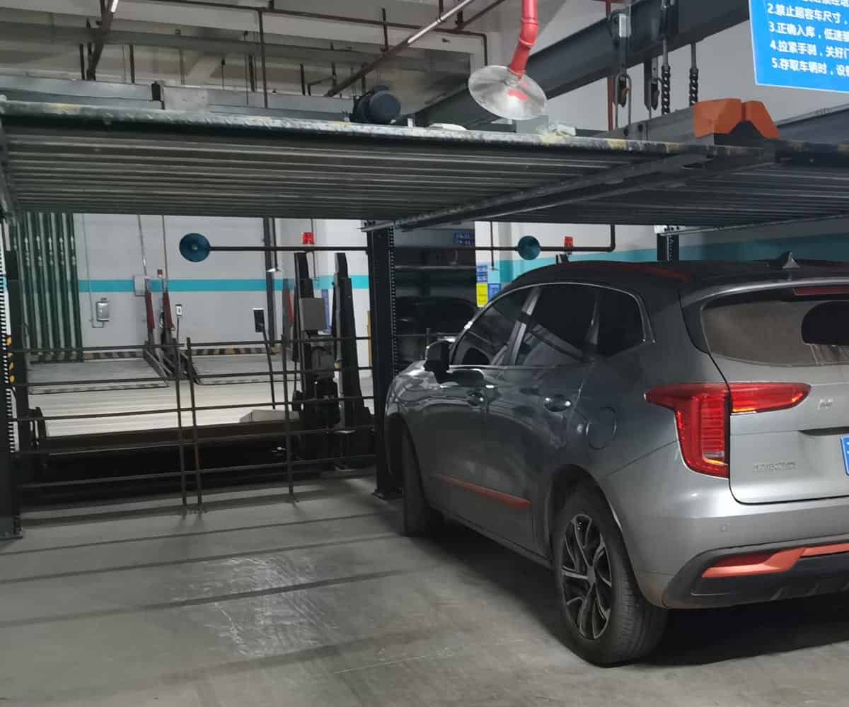 呈貢四柱電動(dòng)升降機(jī)立體停車